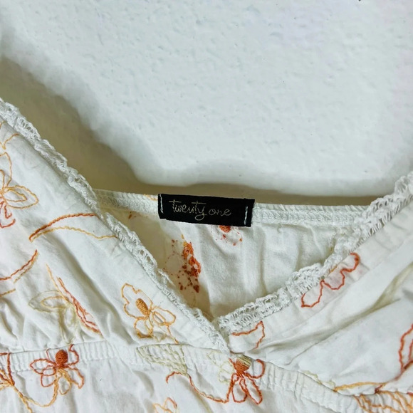 Forever Twenty One Tank with Embroidered Flowers Size Large - Picture 5 of 9